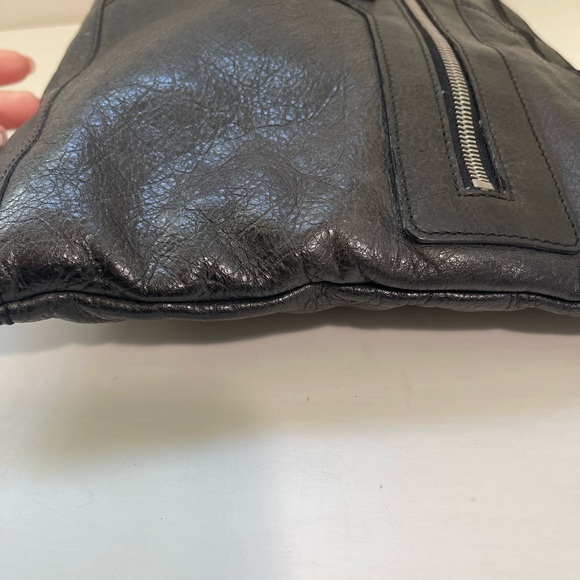 Authentic Excellent Condition Balenciaga Large Classic Clip Clutch Bag - Picture 10 of 17